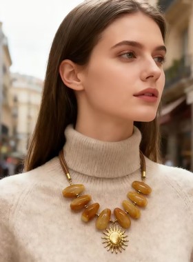 设计师原创新款跨境外贸不锈钢太阳花吊坠树脂串珠首饰项链ins风