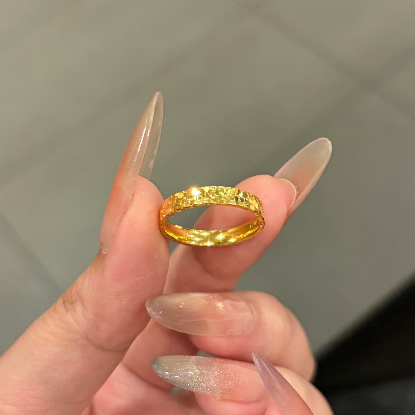 金店同款沙金仿真金碎碎冰戒指女款轻奢高级感指环送女友礼物爆闪