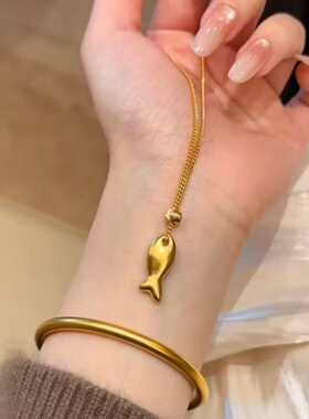 仿金沙金黄金色古法小鱼项链毛衣链吊坠女轻奢镀金锁骨链项链简约