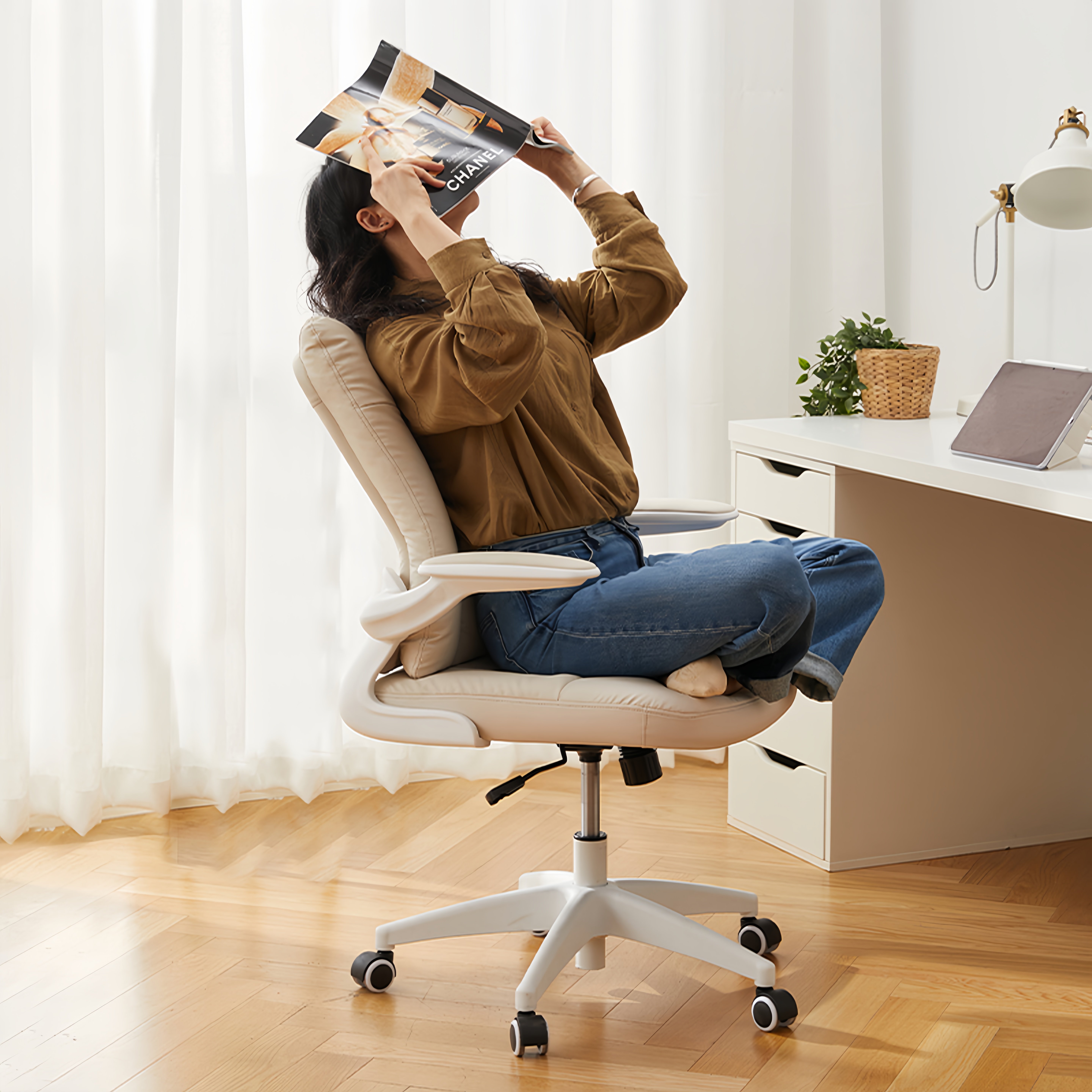 八九间Y2电脑椅子家用女生卧室学习小书房椅办公人体工学书桌转椅