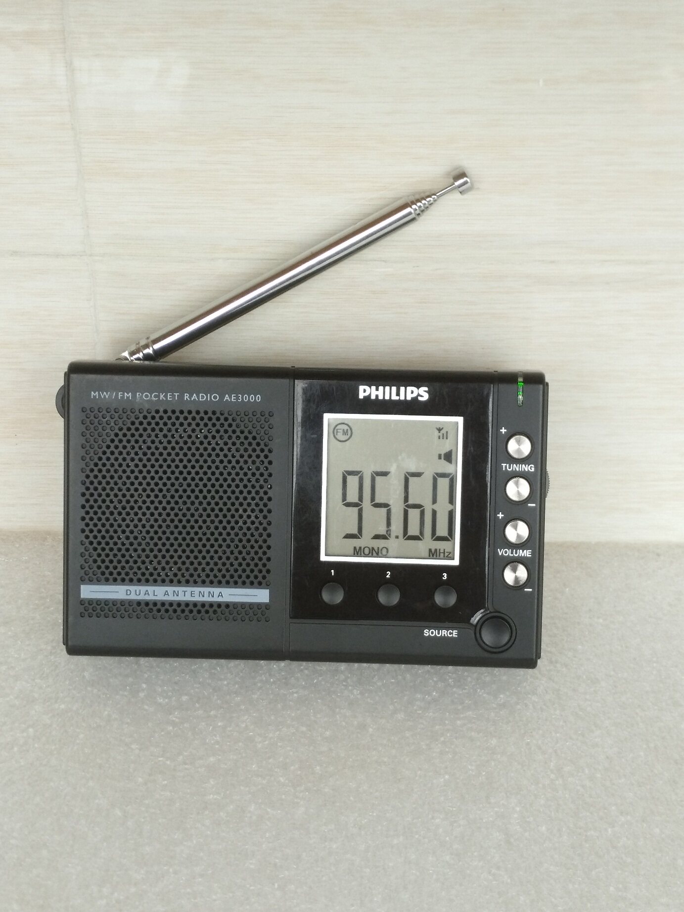 二手样机philips/飞利浦 ae3000/93便携半导体收音机 fm/mw调频调