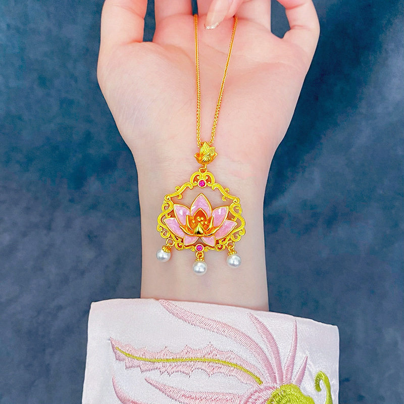 2026珐琅彩雅荷清趣珍珠锁包项链复古莲花轻奢高档吊坠送女友老婆