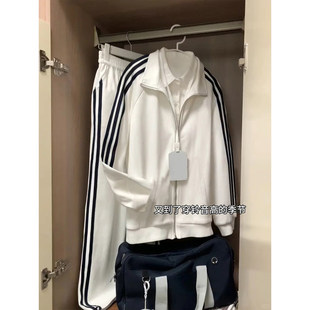 白色三条杠外套女款春季韩系正肩卫衣短款棒球服运动上衣立领夹克