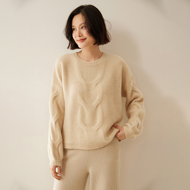 2024冬季baby小山羊绒衫女圆领绞花宽松针织衫短款慵懒高端毛衣