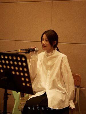 番塔塔木耳边长袖衬衫