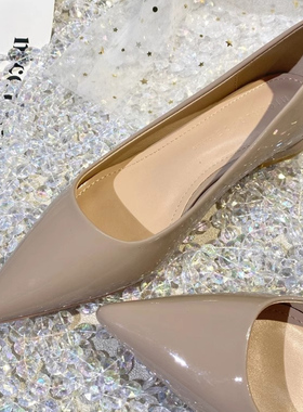 法式漆皮裸色尖头单鞋女低跟3cm春秋新款时尚百搭浅口粗跟平底鞋