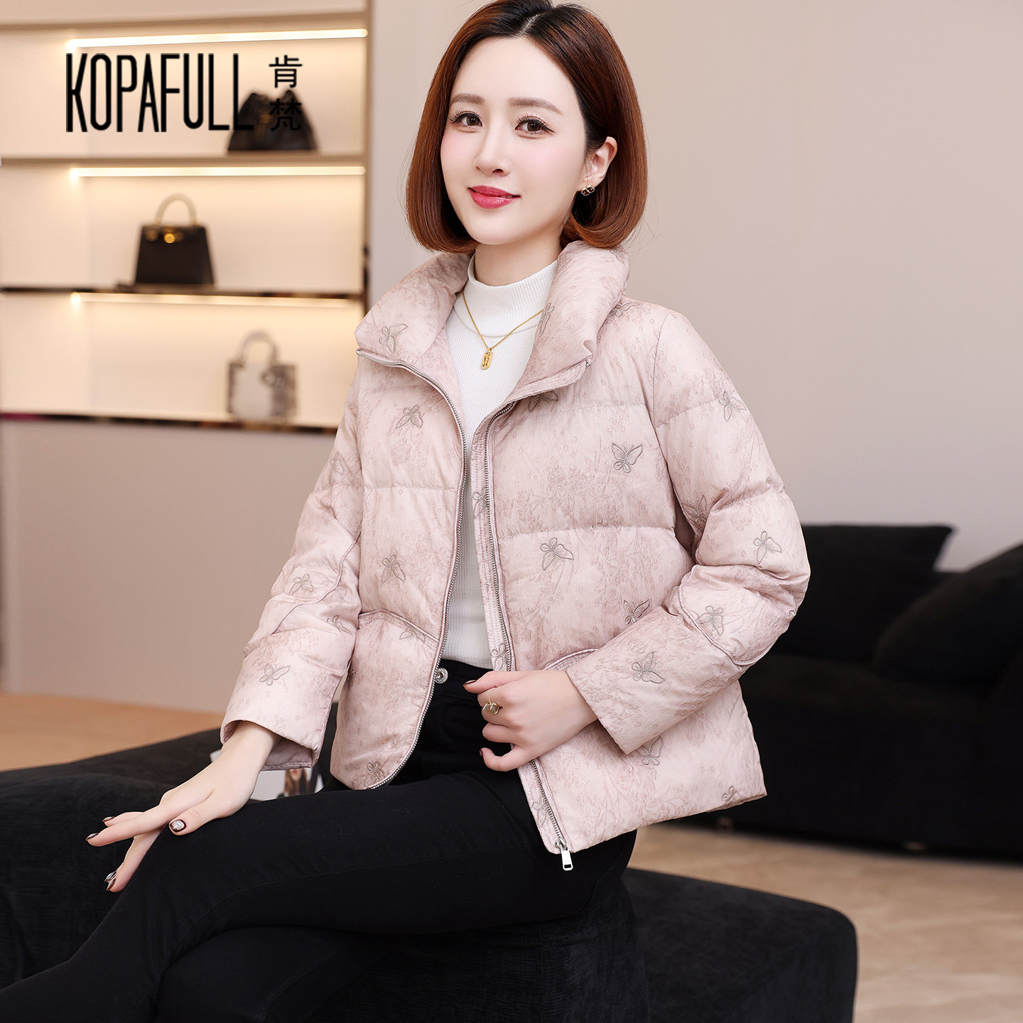 妈妈短款羽绒服女2025冬洋气立领大码宽松刺绣白鹅绒轻便保暖外套,女装/女士精品,羽绒服,淘宝优惠券,粉丝福利购,淘宝优惠卷