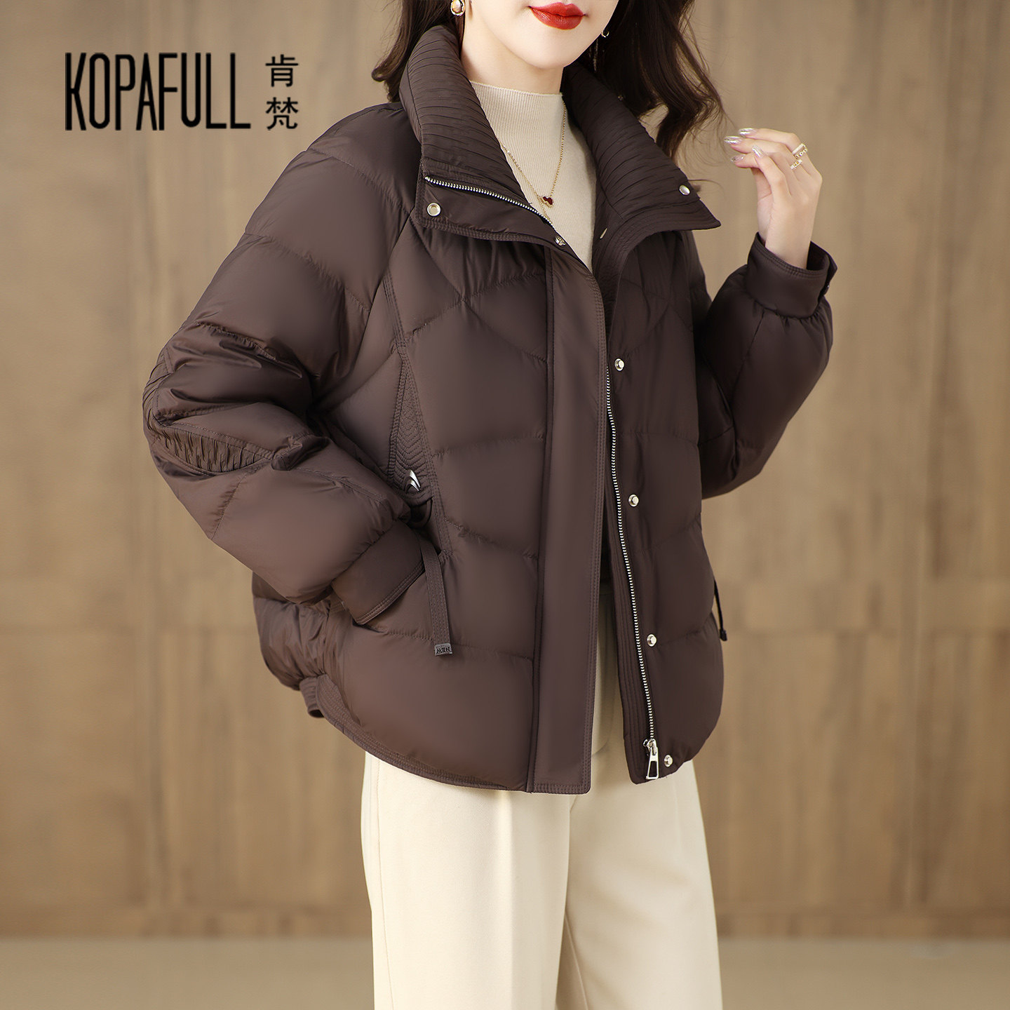 加厚短款羽绒服女2025冬高端品牌洋气翻领小个子妈妈装白鸭绒外套,女装/女士精品,羽绒服,淘宝优惠券,粉丝福利购,淘宝优惠卷