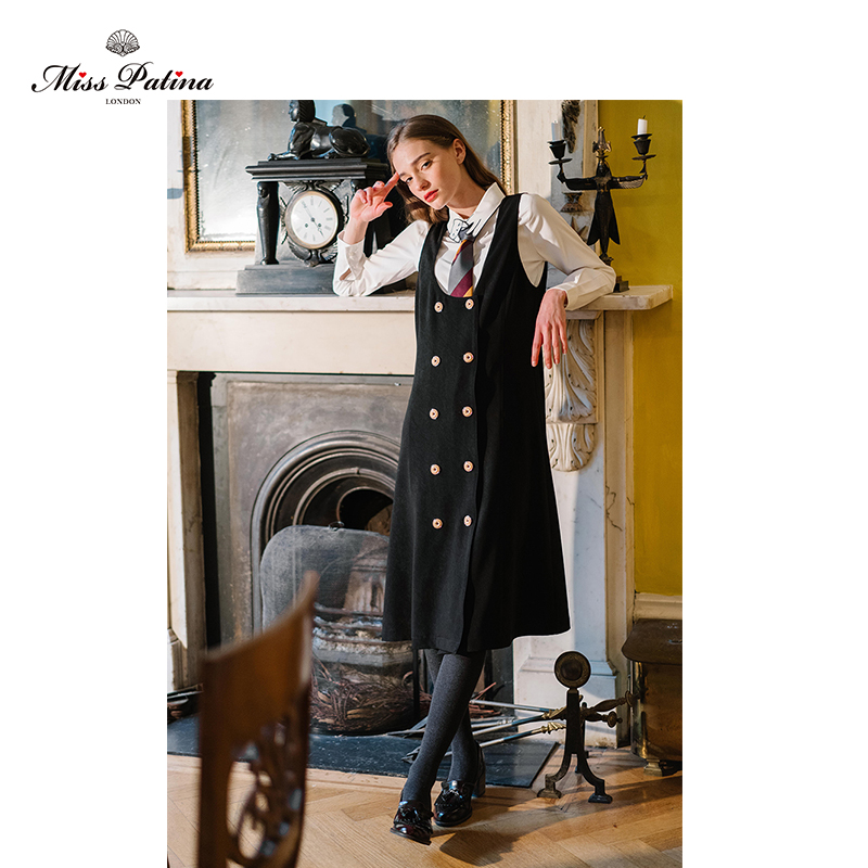 英伦气质优雅轻熟风U型领连衣裙