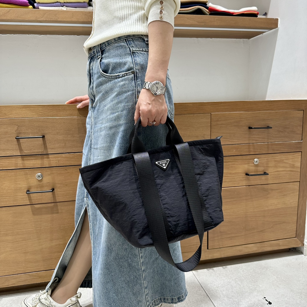2025新款女士托特包大容量轻便健身包高级感防水单肩斜挎菜篮子包