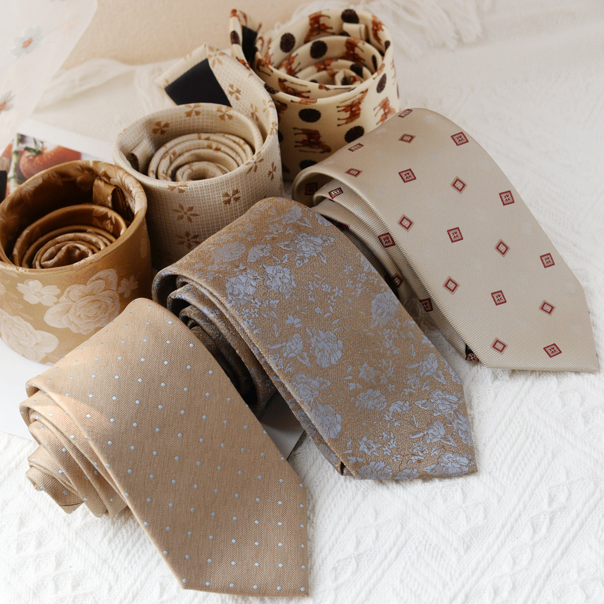 柔和浅棕领带衬衫男女休闲搭配高级感香槟色文艺提花时尚米白气质