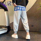 灰色