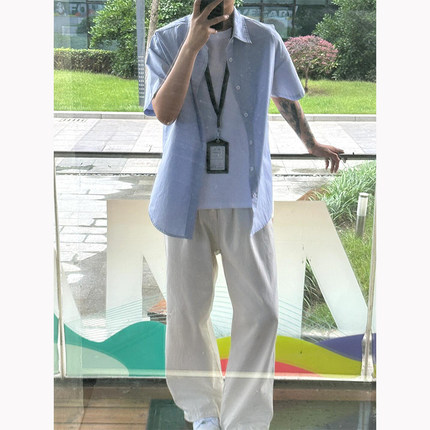 阳光干净男生穿搭天蓝色短袖衬衫夏季日系少年感衬衣宽松正肩寸衫