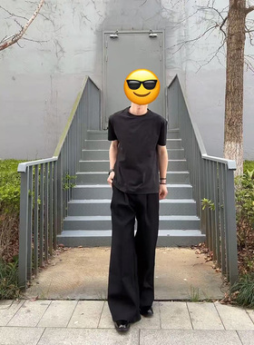 王嘉尔穿搭allblack穿搭黑色正肩显瘦t恤男夏季小领口短袖高级感