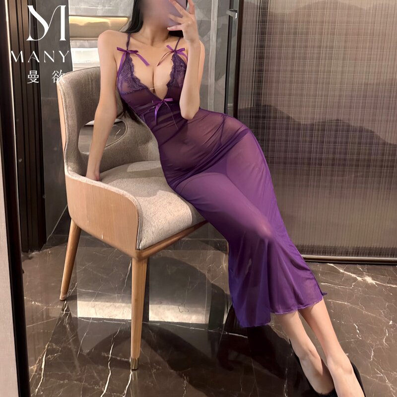 蕾丝网纱透身露沟性感睡裙