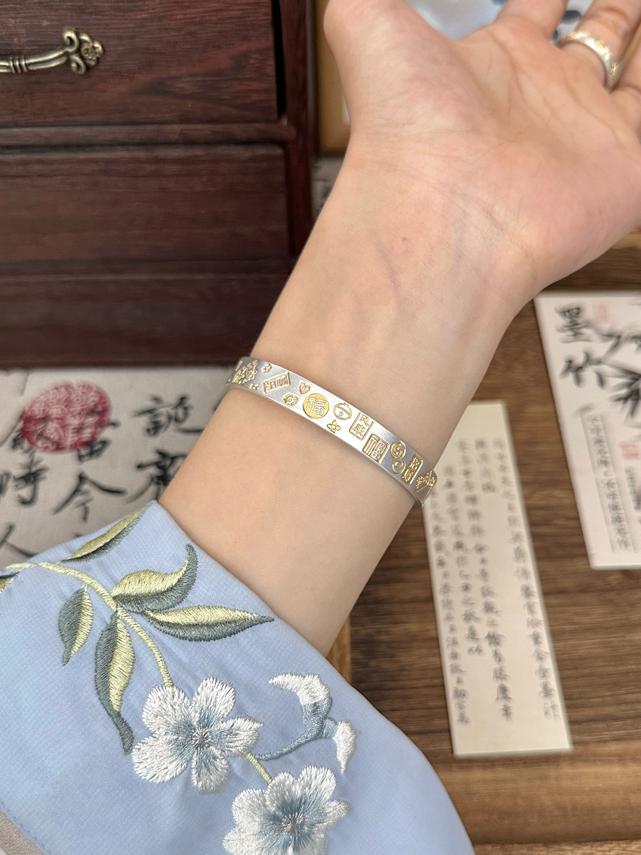 兮语「吉语」足银999.9中国风描金纯银24k描金吉言招财猫开口手镯