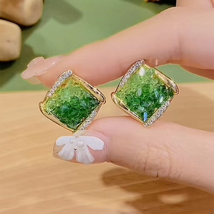 气质超闪几何方形水晶耳钉女清新绿色高级感显白耳环经典洋气耳饰