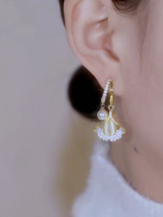 三生有幸银杏叶珍珠耳环网红轻奢小众设计感耳钉时尚百搭防过敏