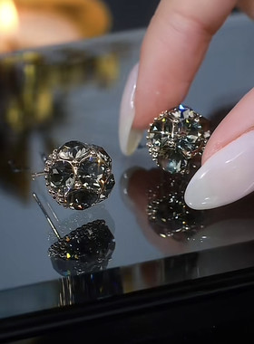 气质灰色水晶球耳钉轻奢小众设计高档简约大气耳环秋冬新款耳饰潮