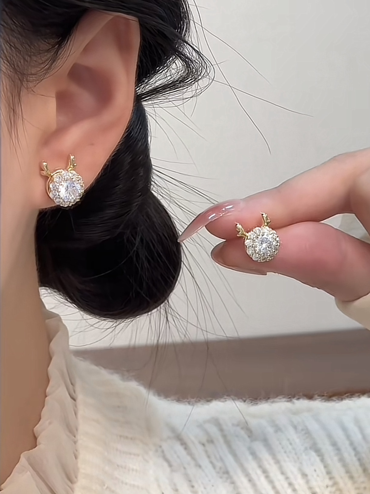 银针可旋转锆石小龙耳环图片