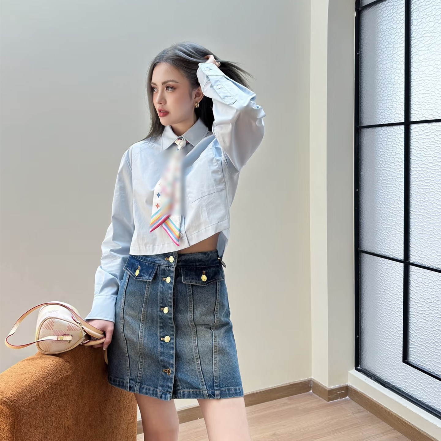 四叶草单排扣牛仔短裙女2026夏季新款高腰通勤显瘦百搭A版半身裙