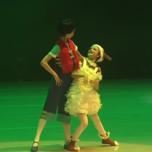 少儿舞蹈小小鸡毛信演出服装儿童表演服装幼儿爱国教育主题