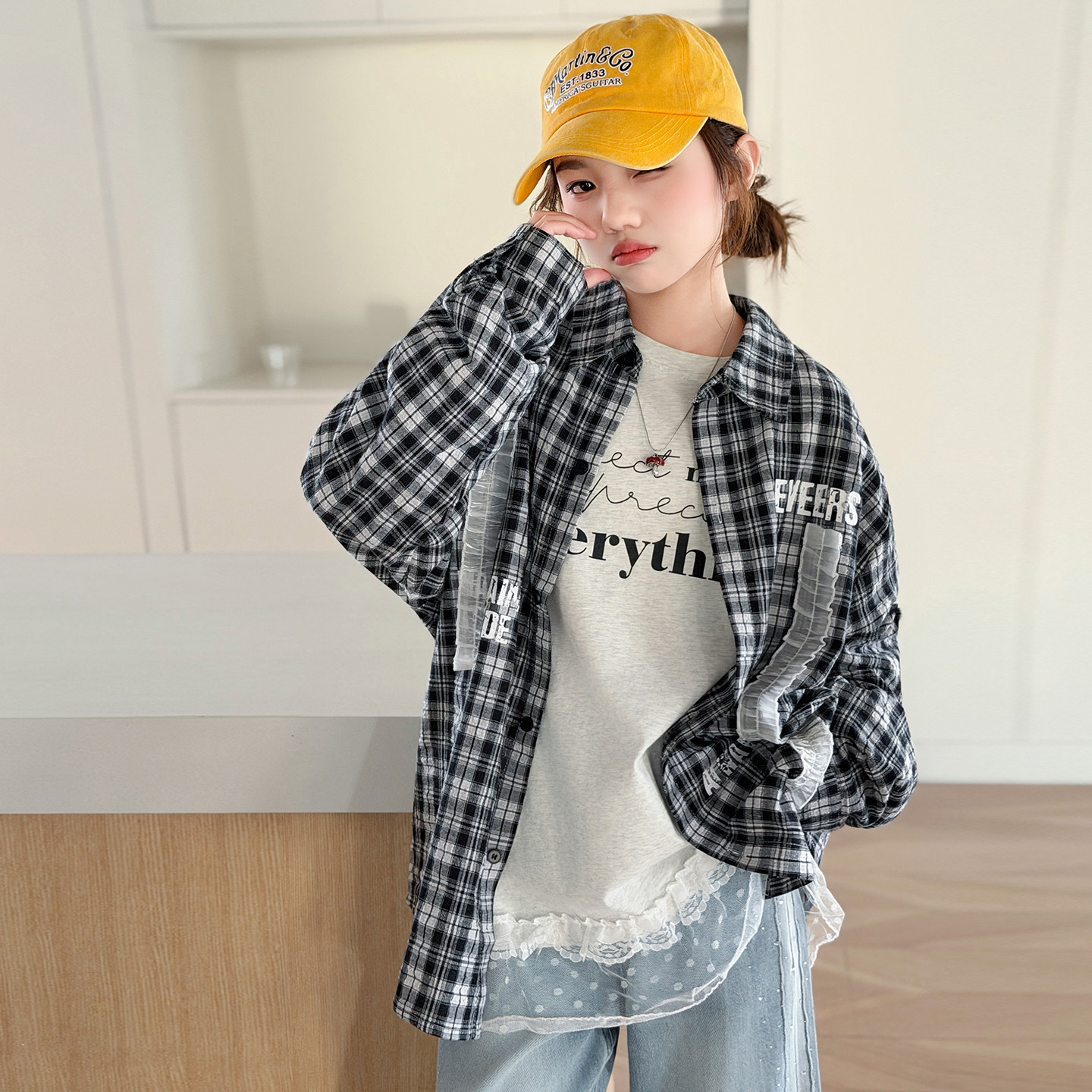 女童爱心蕾丝黑白格衬衫外套春季2026新款初中生百搭薄款长袖衬衣