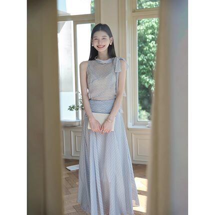 且可ChillCozy 俏佳人 灵动飘逸人丝乔其无袖上衣/A字半身裙套装