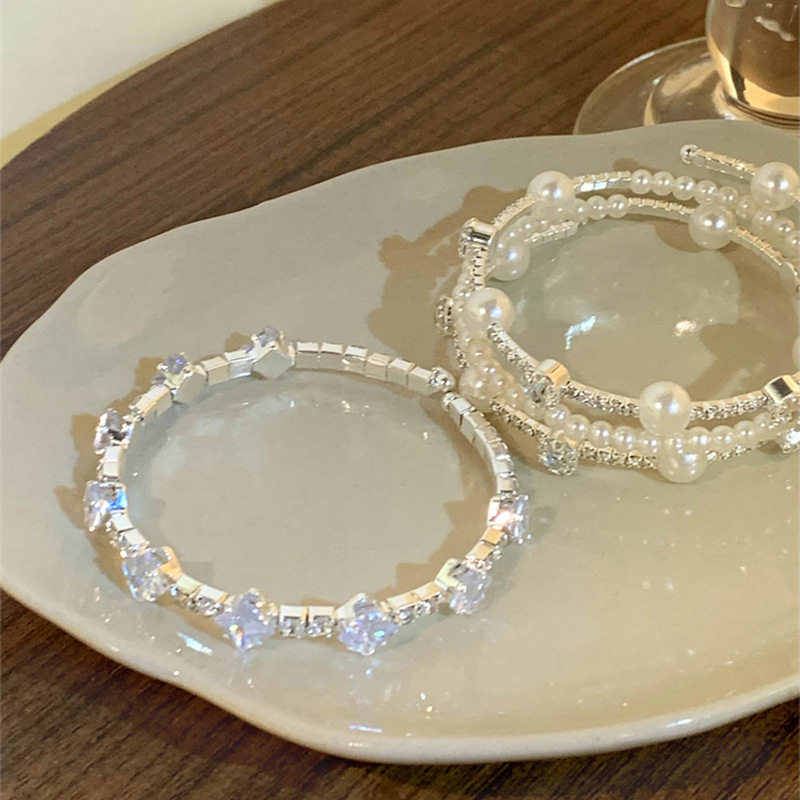 星光闪闪满天星多层叠戴珍珠手链女轻奢小众精致锆石手镯手饰批发