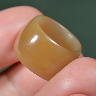 和田玉糖料戒指新疆且末糖玉干净无暇 圈口16mm