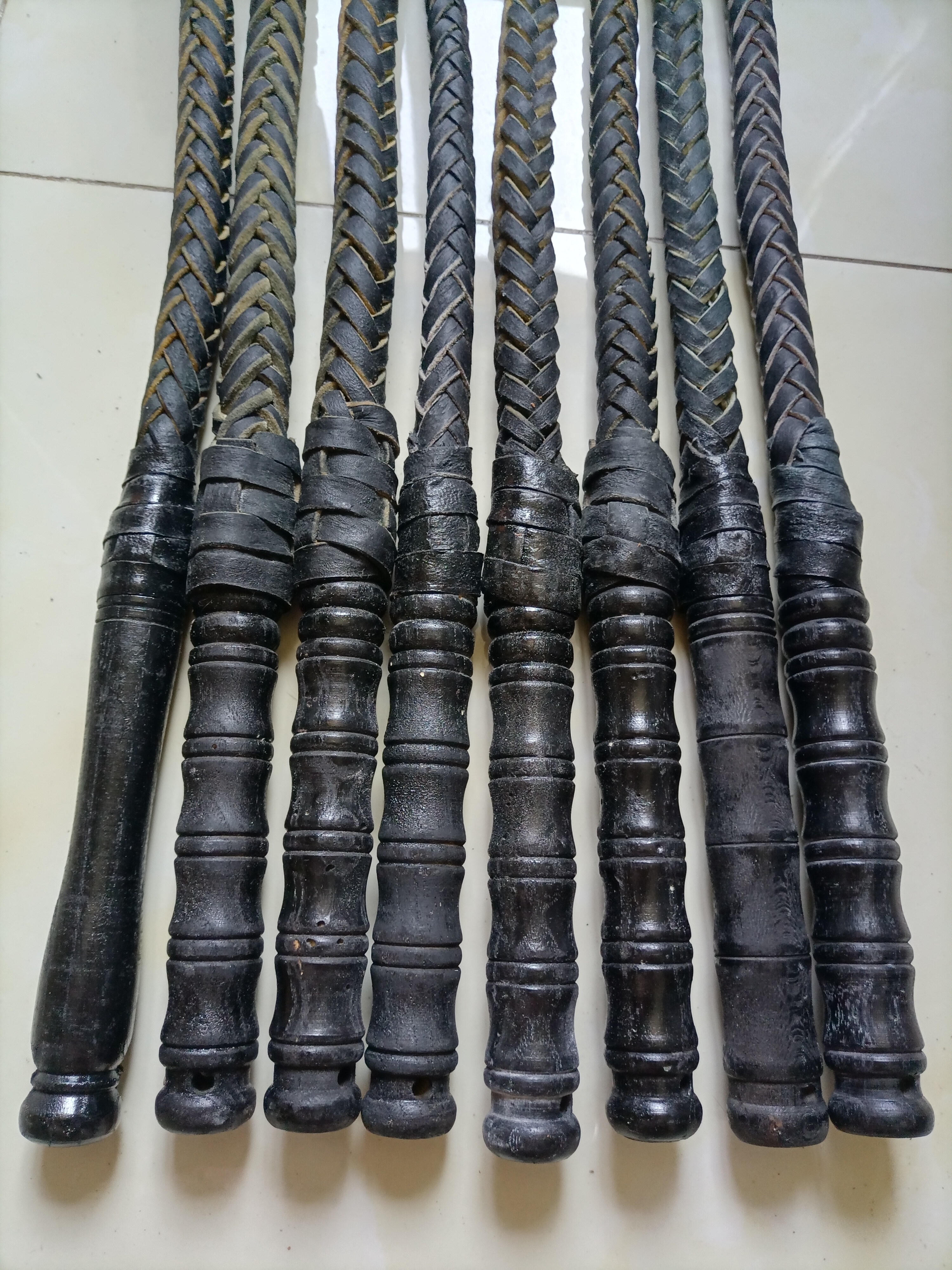 (马鞭)特价处理瑕疵鞭纯牛皮鞭 70厘米防身鞭 马术鞭 训犬鞭 皮鞭