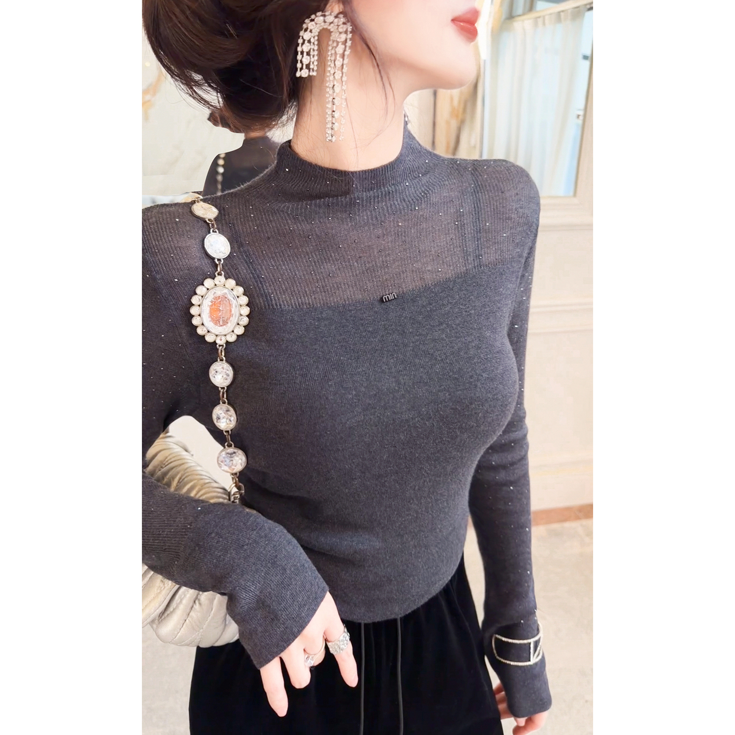 【新品9折】重工烫钻修身针织衫女半高领修身显瘦内搭打底上衣