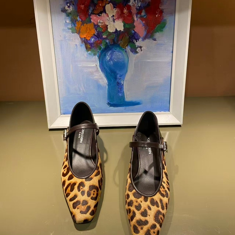 2025秋新欧货胎牛毛中跟玛丽珍浅口单鞋女粗跟低跟方头英伦风女鞋