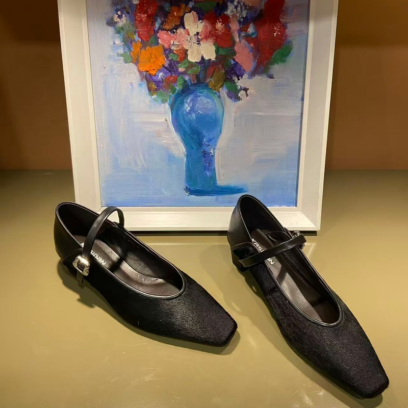 卡斯丹2025秋新欧货胎牛毛浅口低跟鞋女方头粗跟一字带玛丽珍女鞋