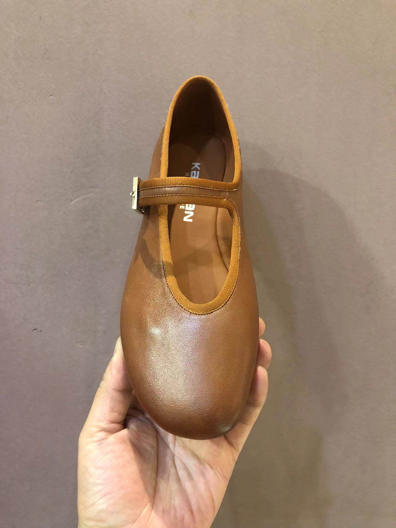 2025春季欧货新款胎羊皮一字带浅口单鞋女平跟圆头玛丽珍女鞋