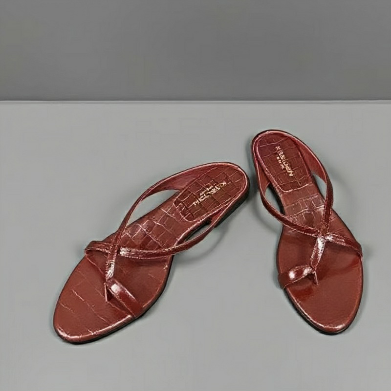 欧洲站2025欧货新品牛漆皮套趾交叉细带低跟凉鞋女露趾小跟凉拖鞋