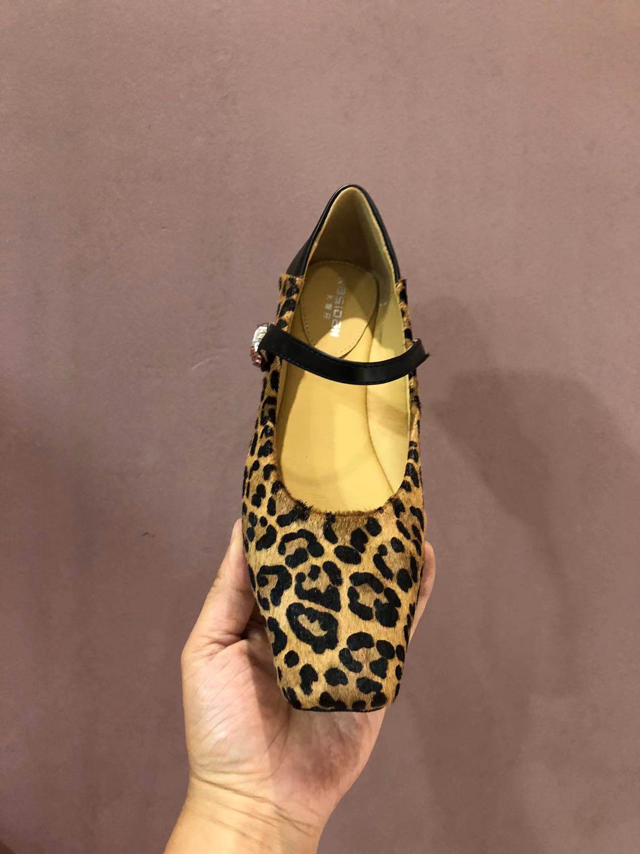 欧洲站欧货2024秋季新款马毛浅口女单鞋方头一字扣平跟平底玛丽珍