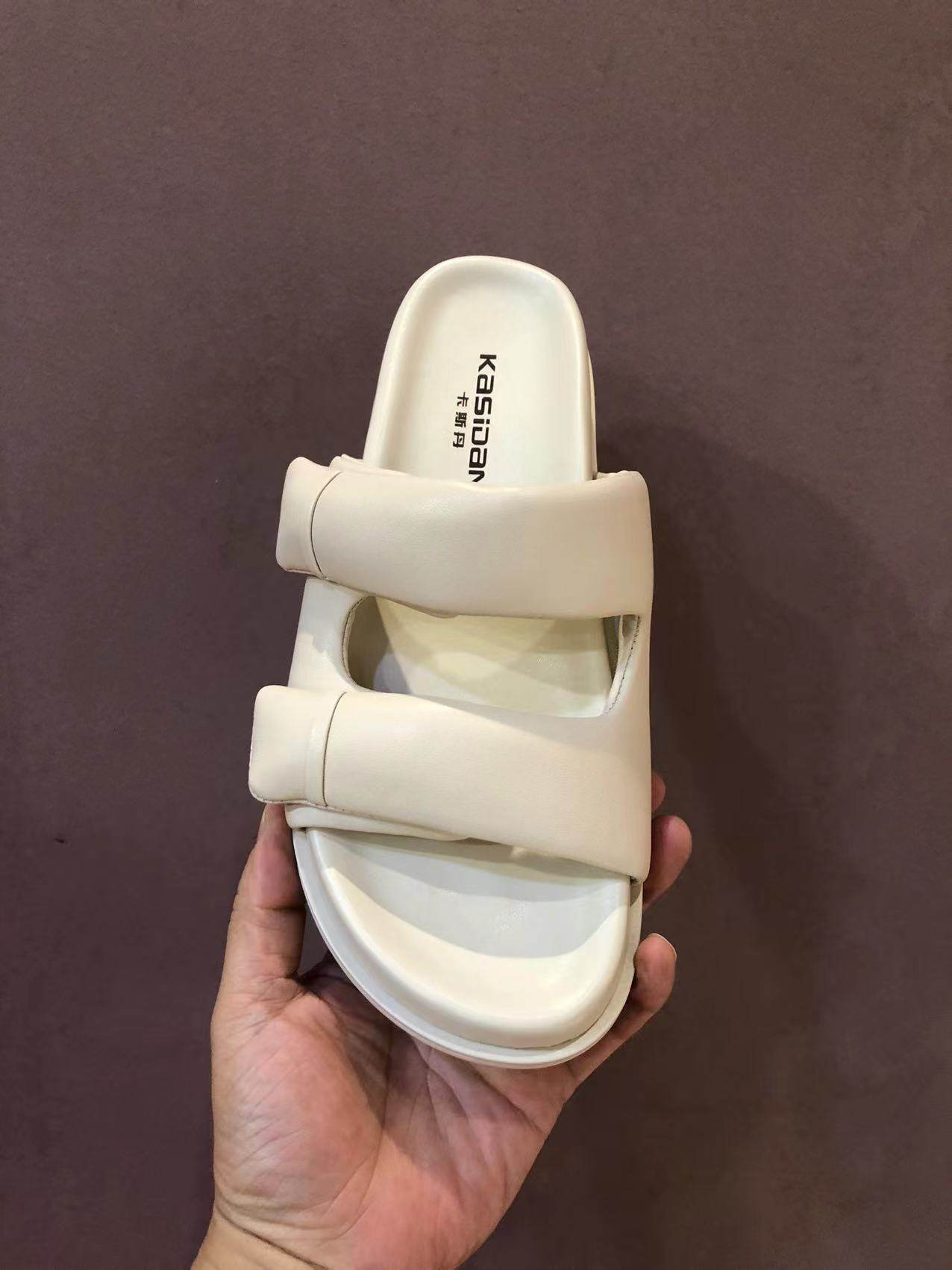 羊皮凉拖2024夏一字带露趾粘扣云朵凉拖慵懒风巨舒服凉拖潮