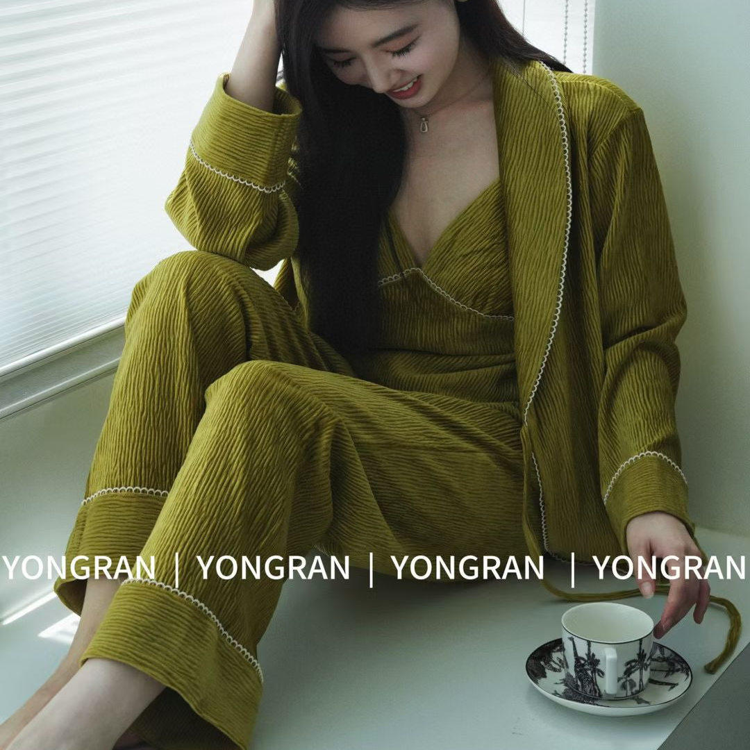 雍然女睡衣性感三件套吊带睡袍长裤压褶绒2025冬薄绒家居服实体店