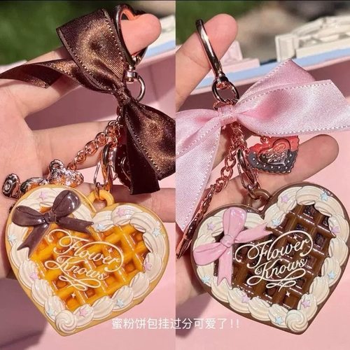 花知晓甜心小熊mini便携式蜜粉饼补妆定妆控油外带独特挂件现货