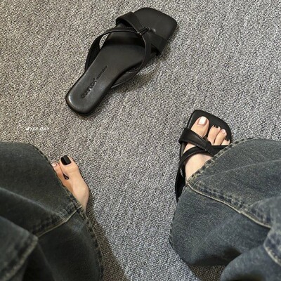 法式气质方头平底夹脚凉拖女外穿夏季新款舒适防滑沙滩人字拖