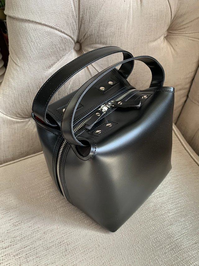 日韩春款小众cdg女包水桶包盒子包川久tricot女士黑色拉链手提包