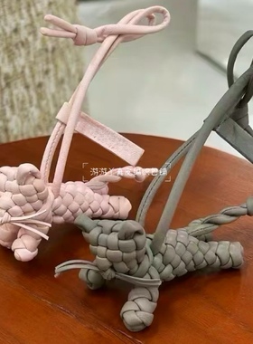 日韩风真皮手工编织猫咪挂件包包