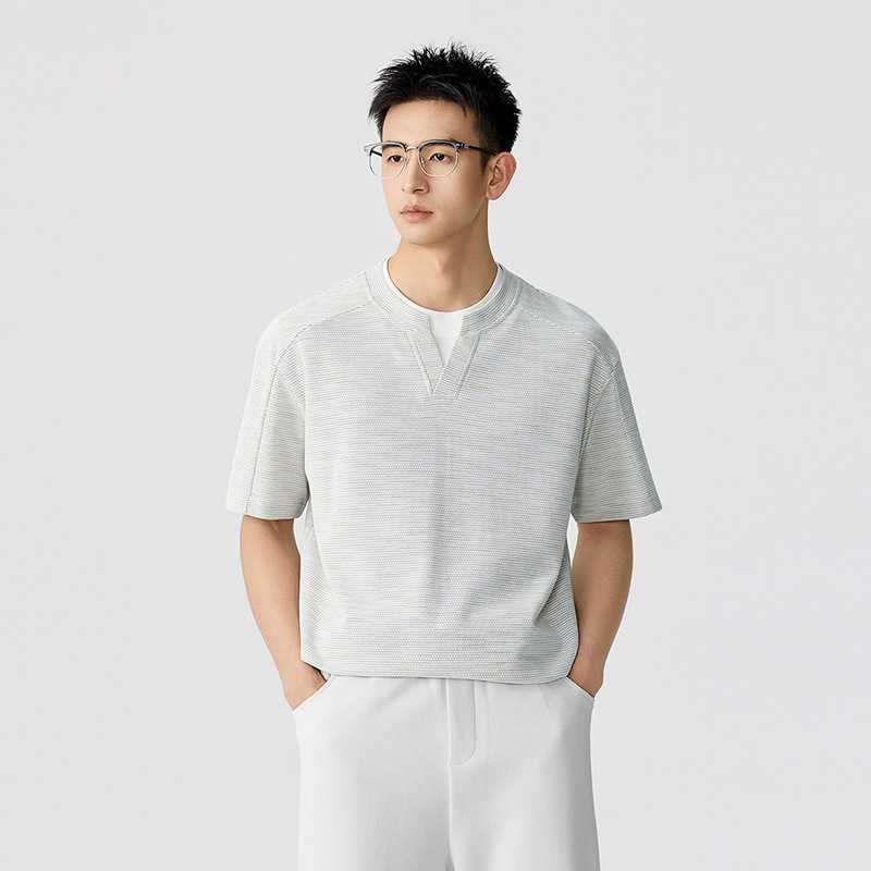 美式v领假两件短袖t恤男2026夏季新款蜂巢肌理感复古圆领半袖上衣