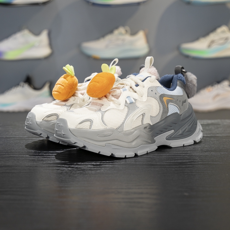 李宁防滑耐磨女子系带休闲鞋