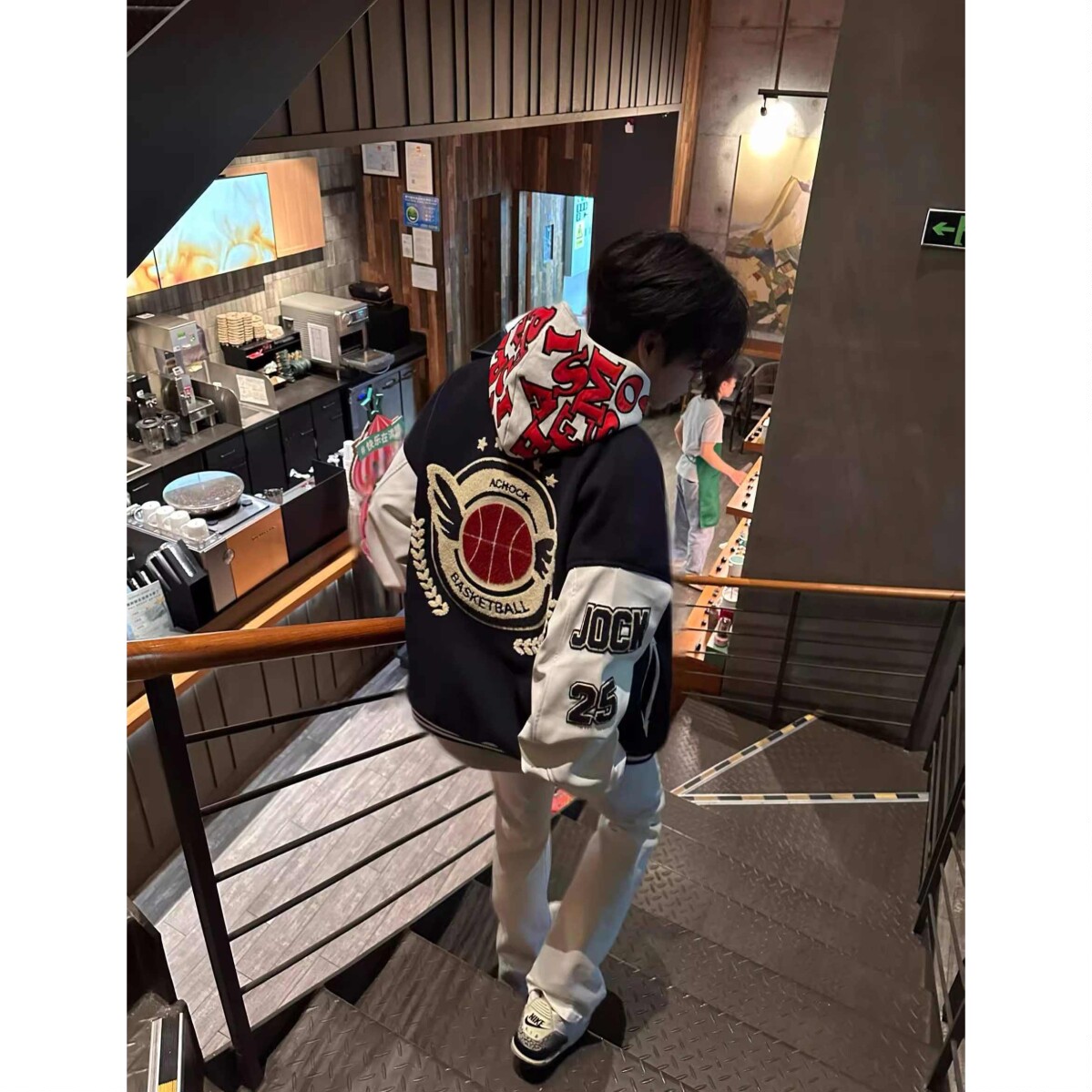 国潮牌美式刺绣字母连帽卫衣夹克