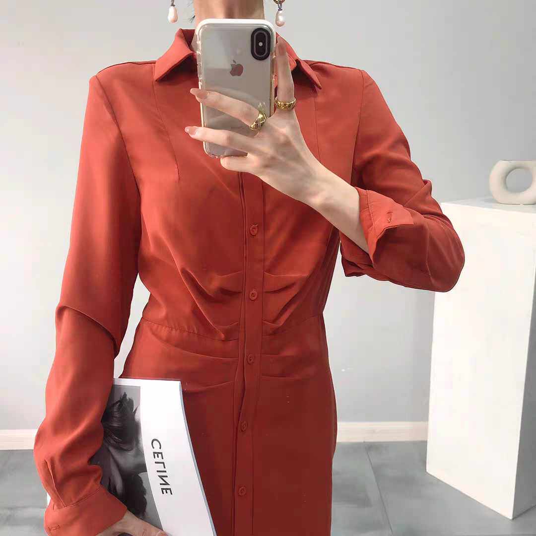 春秋款砖红修身显瘦衬衫连衣裙女时髦褶皱连衣裙贵妇优雅小众长裙