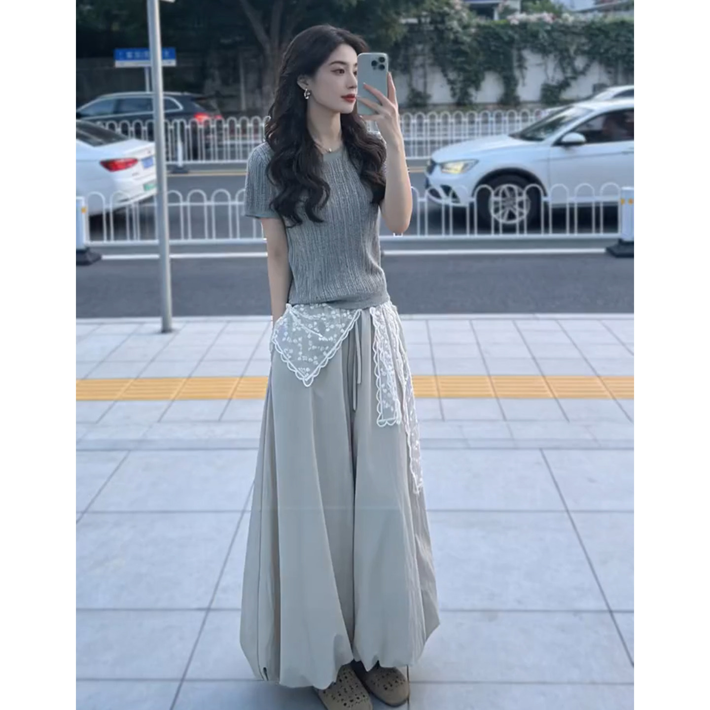 法式V领高腰收腰显瘦花苞连衣裙