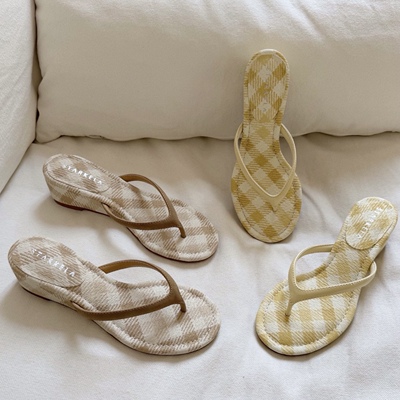 StarKeLa2026夏新款中跟圆头布料坡跟夹脚趾外穿格子纹人字拖鞋女