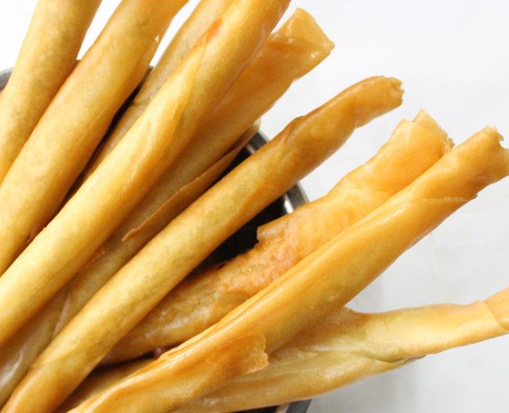 酒店特色半成品香葱鳕鱼卷鱼春卷油炸海鲜小吃新品早餐方便食材